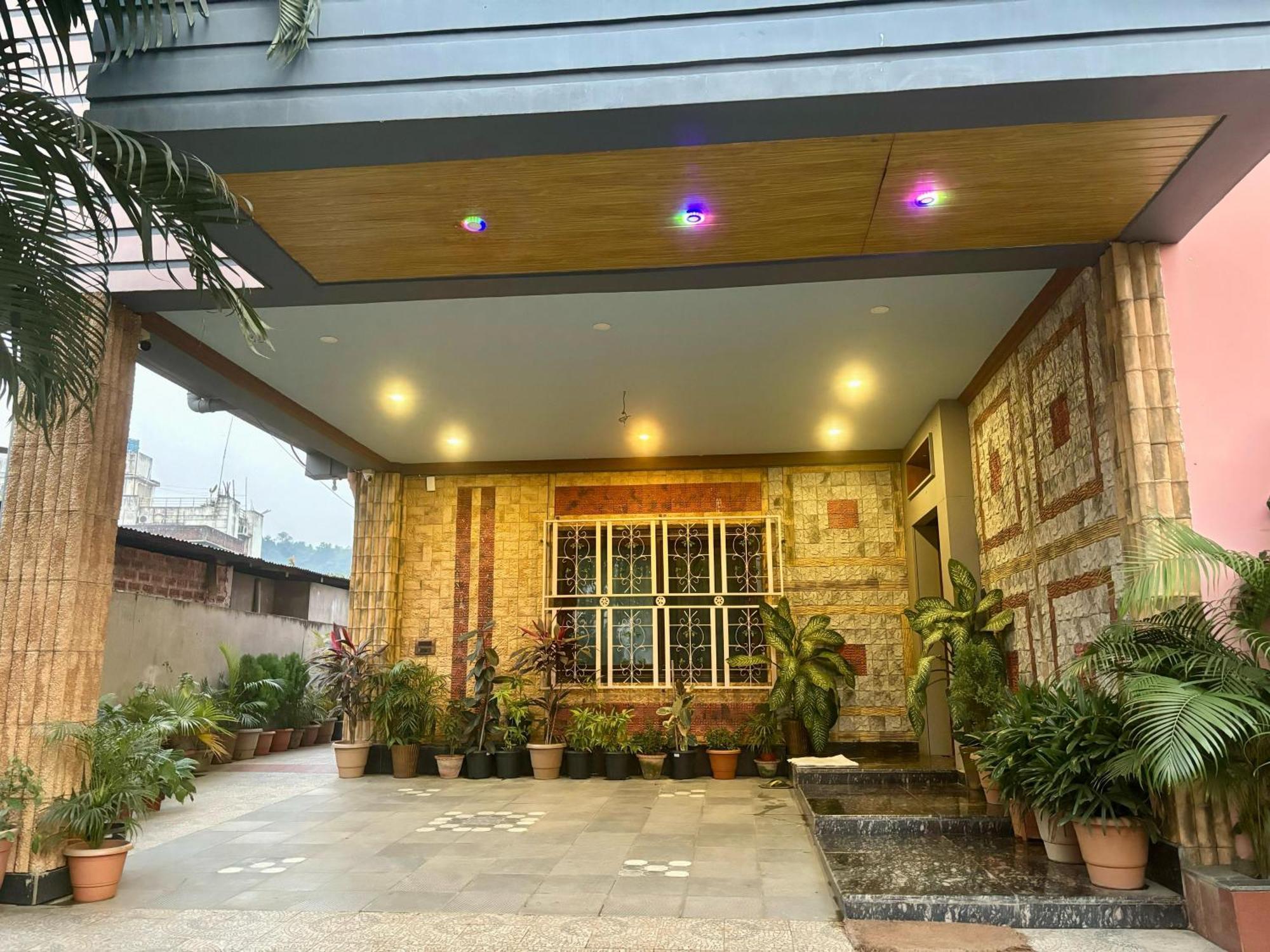 Krishna Shree Guest House 古瓦哈提 外观 照片